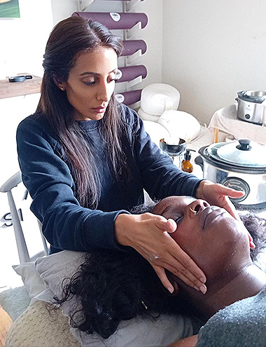 A Reiki session typically lasts 60-90 minutes, and usually starts with a 5-10 minute consultation.